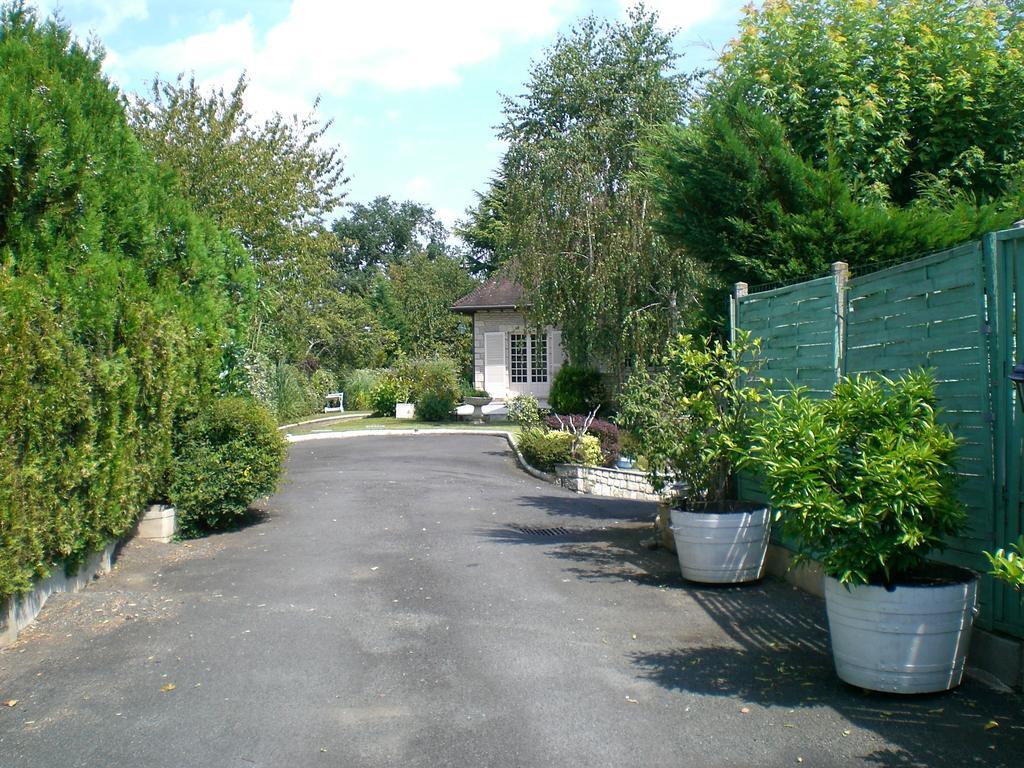Chambres D'Hotes Le Clos Des Senteurs Malemort Exterior foto